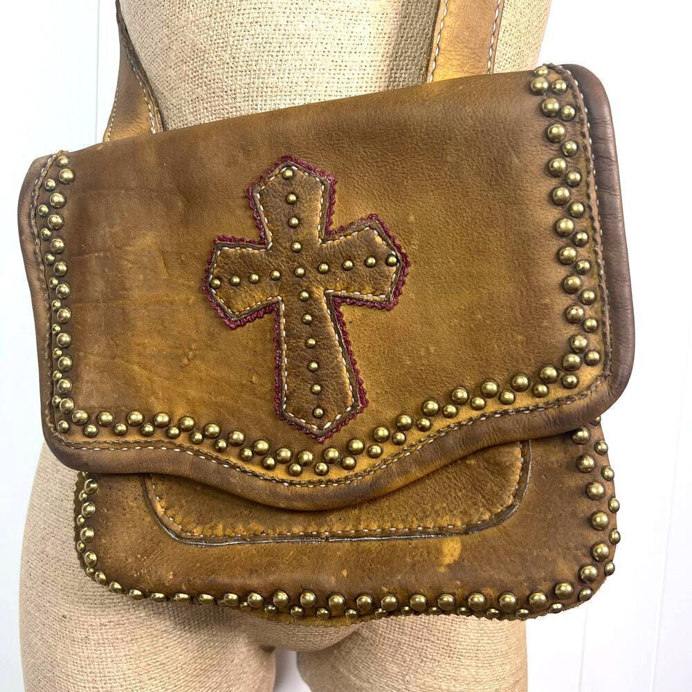 Beautiful Boho Western Heavy Leather‎ Studded Shooting Bag NWT